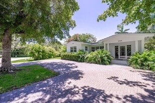 4444 Ingraham Hwy in Coral Gables, FL - Building Photo