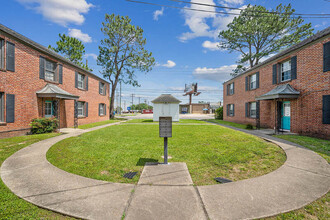 4238 Perkins Rd in Baton Rouge, LA - Foto de edificio - Building Photo