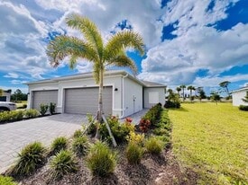 8794 St Kitts Cir in Englewood, FL - Building Photo