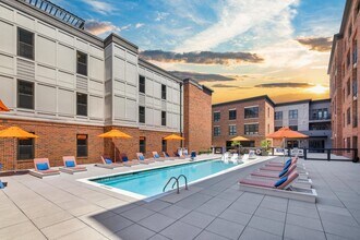 601 Meeting St in Charleston, SC - Building Photo - Building Photo