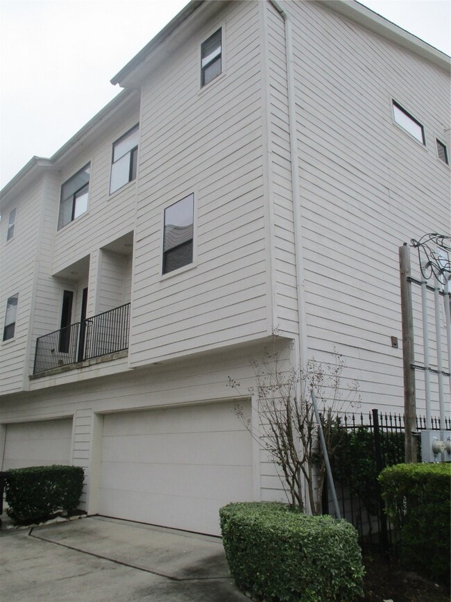 703 St Charles St in Houston, TX - Building Photo - Building Photo