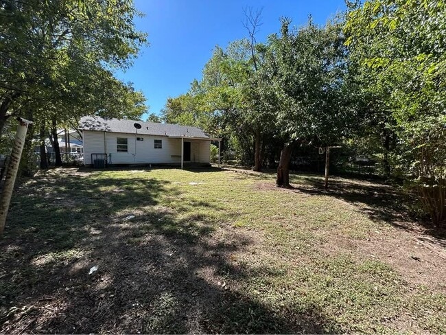 8403 Tackett St in Dallas, TX - Building Photo - Building Photo