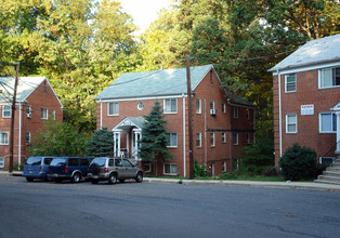 Roanoke Avenue Apartments in Silver Spring, MD - Building Photo - Building Photo