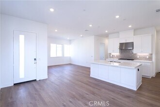 273 Shoveler in Irvine, CA - Building Photo - Building Photo