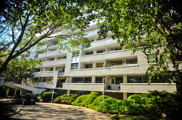 630 Roselawn Apartments in Toronto, ON - Building Photo