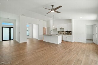 2607 38th St SW in Lehigh Acres, FL - Building Photo - Building Photo