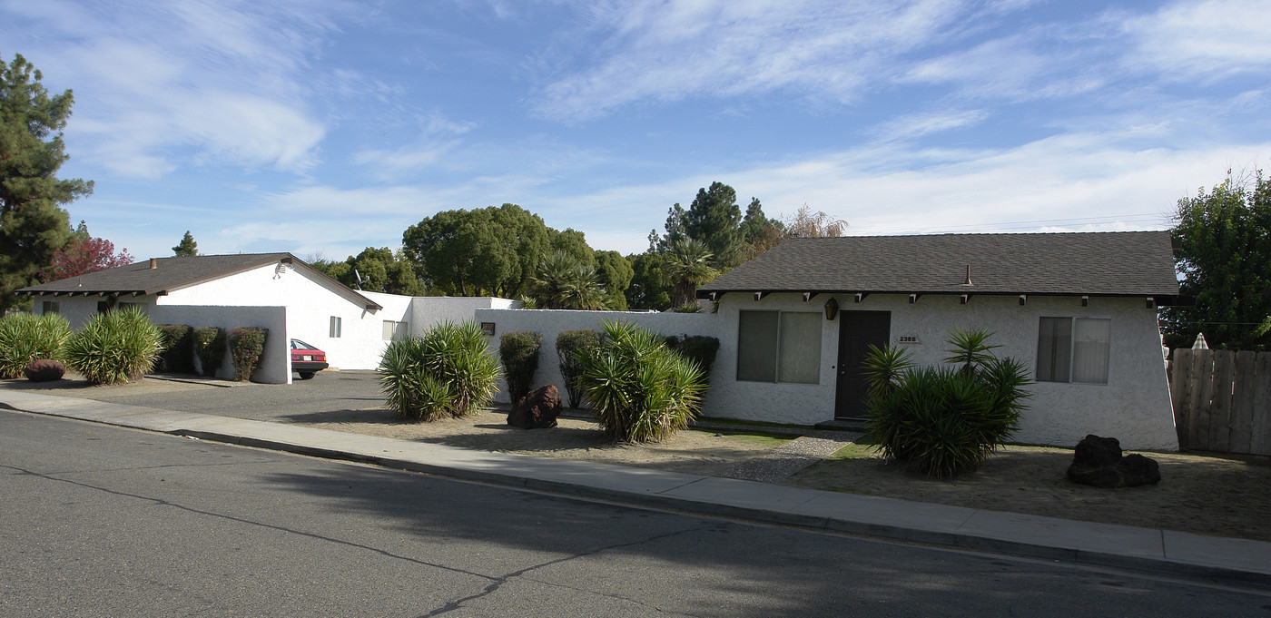 2368-2382 Redwood Ave in Atwater, CA - Building Photo