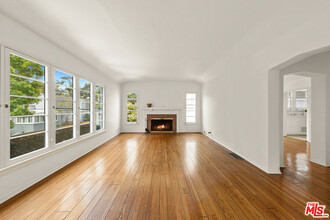 2413 Argosy Way in Los Angeles, CA - Building Photo - Building Photo