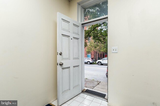 931 S Hanover St photo'