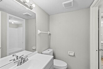 2202 16th Ave N in Texas City, TX - Building Photo - Building Photo