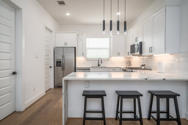 316 Thornton Rd