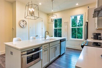 305 Dilbeck Cir in Atlanta, GA - Building Photo - Building Photo