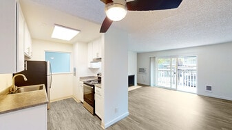 521 Alameda del Prado in Novato, CA - Building Photo