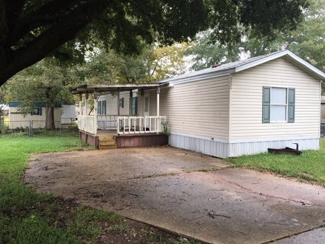 property at 5224 Clover Ln