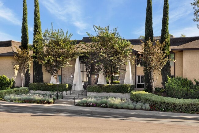 The Oaks Apartments in Santee, CA - Foto de edificio - Building Photo