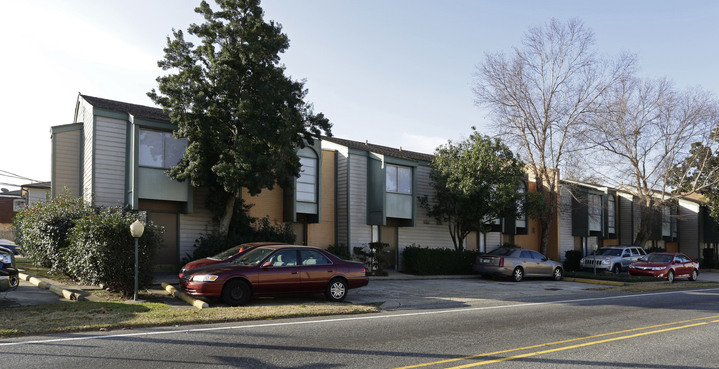 3950 S I-10 in Metairie, LA - Building Photo