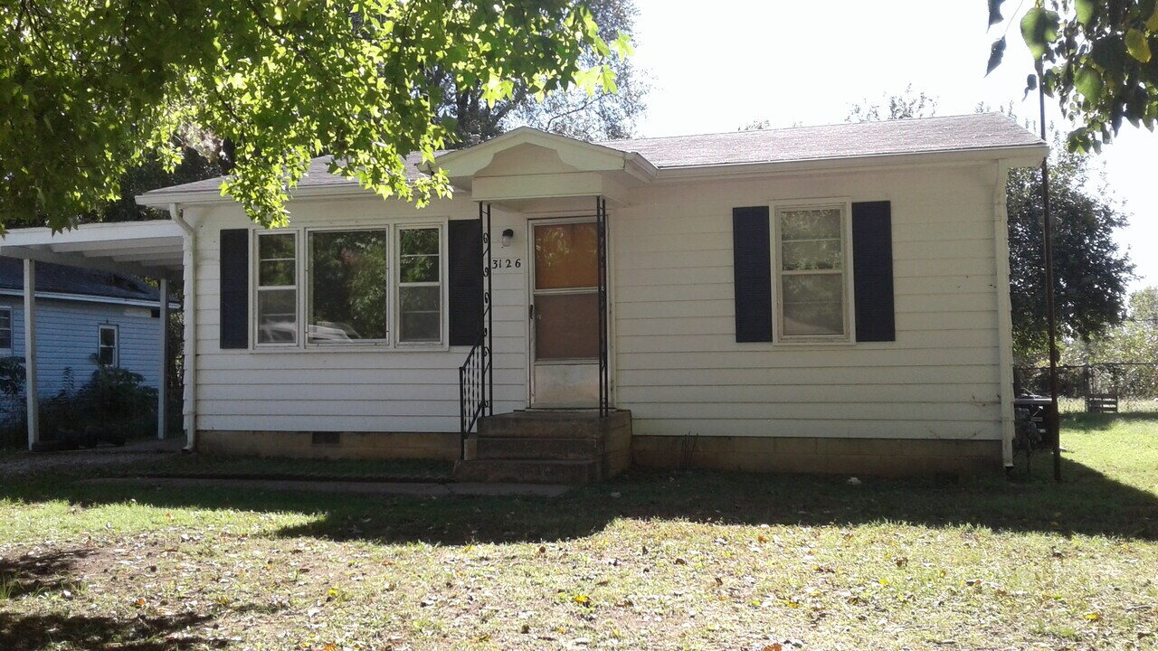 3126 W Madison St in Springfield, MO - Building Photo