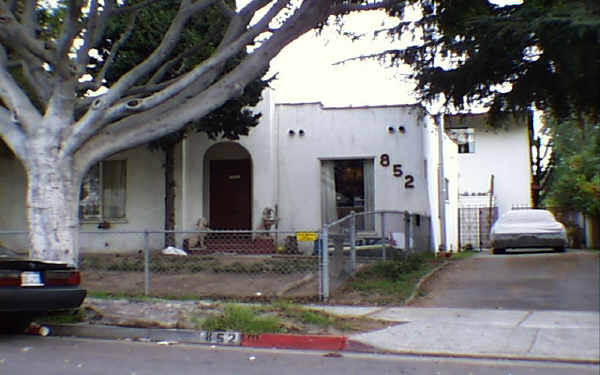 852 Bay St in Santa Monica, CA - Foto de edificio - Building Photo