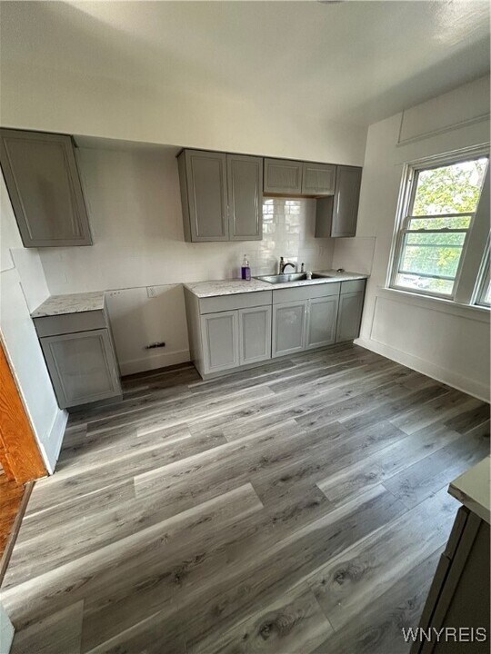 44 Magnolia St in Buffalo, NY - Building Photo