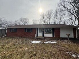 10129 Lawnhaven Ct in Indianapolis, IN - Building Photo