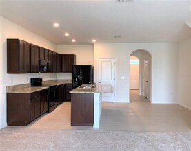 8634 Falling Blue Pl in Riverview, FL - Foto de edificio - Building Photo