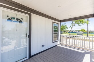 193 Live Oaks St in Medina, TX - Building Photo - Building Photo