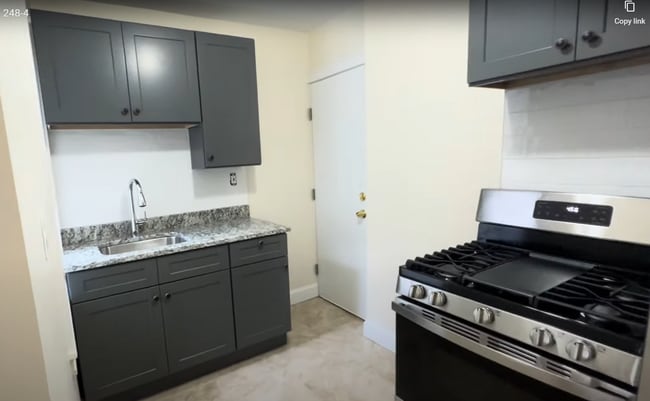 208 Kelton St, Unit 4