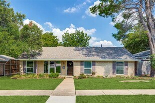 13443 Purple Sage Rd in Dallas, TX - Building Photo