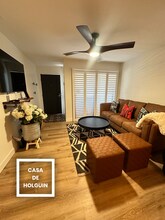 685 N Ashurst Ct, Unit H213 in Palm Springs, CA - Building Photo - Building Photo
