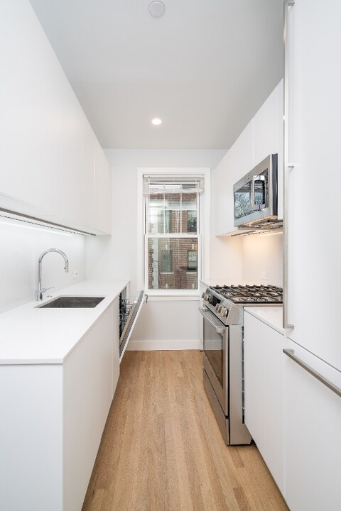 17 Forest St in Cambridge, MA - Building Photo