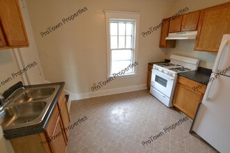 411 Krakar Ave, Unit 2E in Joliet, IL - Building Photo - Building Photo