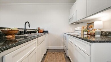 141 W Lassen Ave in Chico, CA - Building Photo - Building Photo