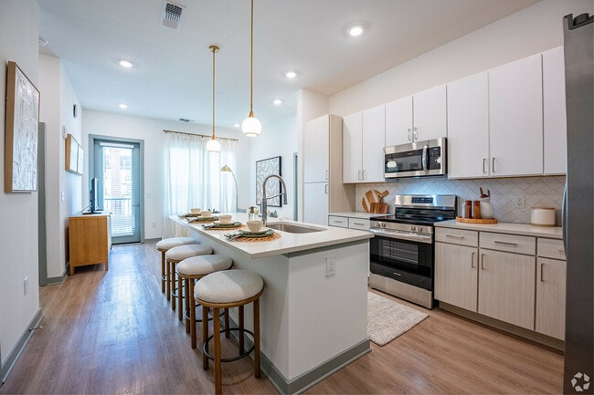 Livano Sunlake in Lutz, FL - Building Photo - Building Photo