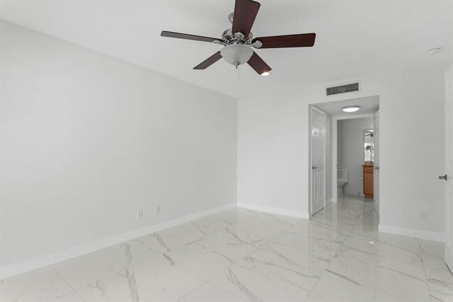 620 NE 7th Ave in Fort Lauderdale, FL - Building Photo - Building Photo