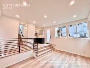 631 W Emerson St in Seattle, WA - Building Photo - Building Photo