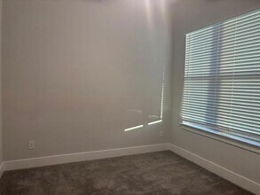 825 W Mayfield Rd in Arlington, TX - Building Photo - Building Photo