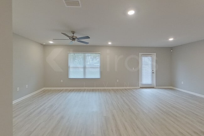 373 Monarch Ln in Pensacola, FL - Building Photo - Building Photo