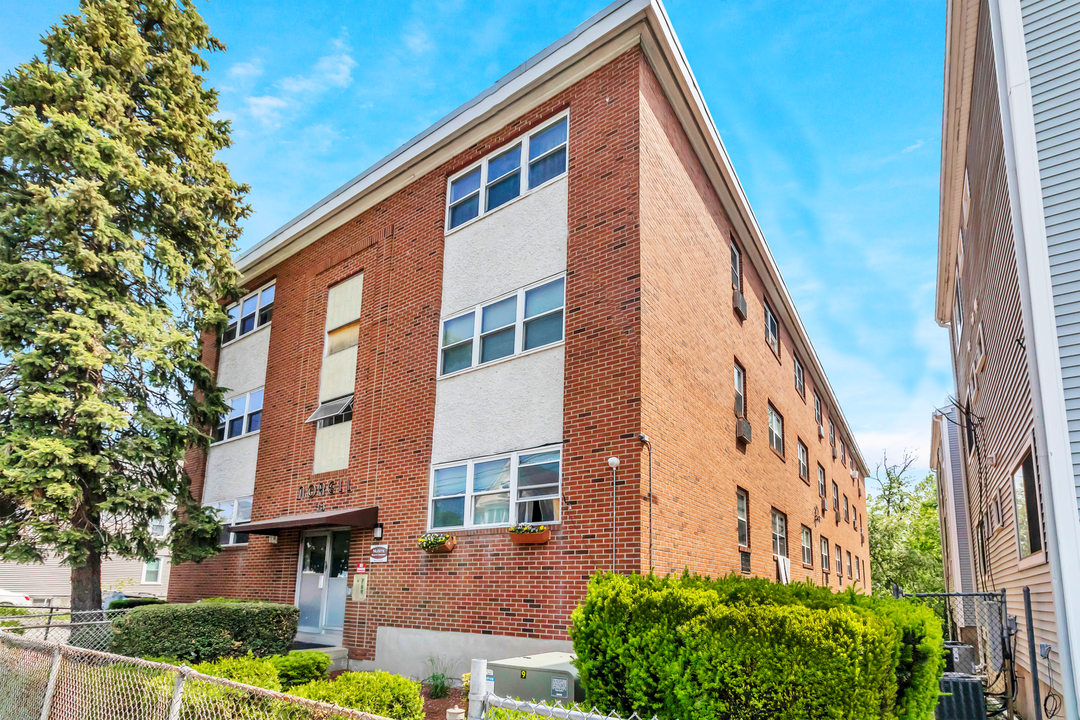 Norell Apartments in Bridgeport, CT - Building Photo