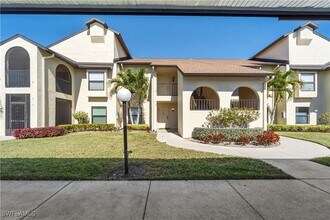 8287 Charter Club Cir in Ft. Myers, FL - Foto de edificio - Building Photo