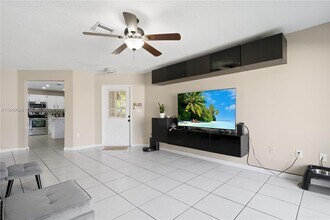 14606 SW 122nd Pl in Miami, FL - Building Photo - Building Photo
