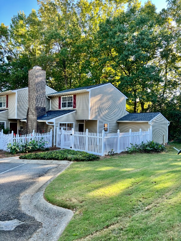 property at 555 Picketts Bend Ct