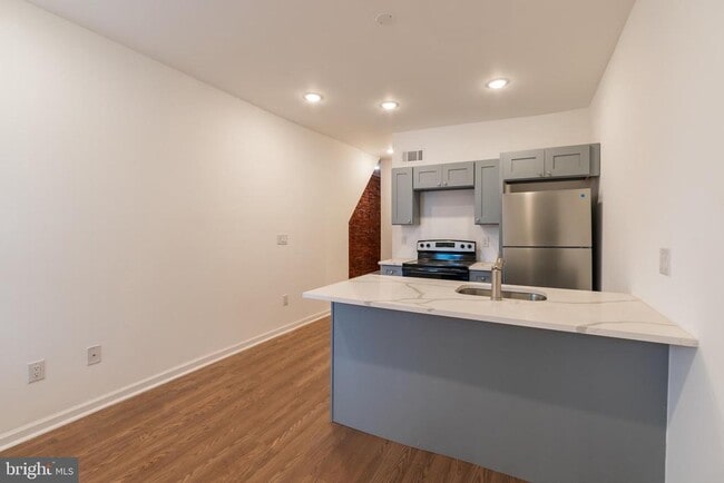 property at 6110 Sansom St