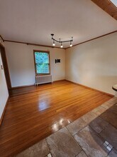 1231 New Britain Ave in West Hartford, CT - Building Photo - Building Photo