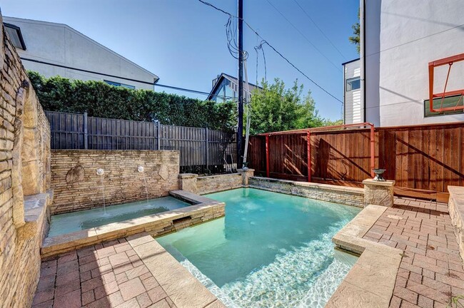property at 1919 W McKinney St