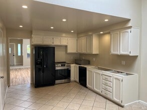 443 San Marin Dr in Novato, CA - Building Photo - Building Photo
