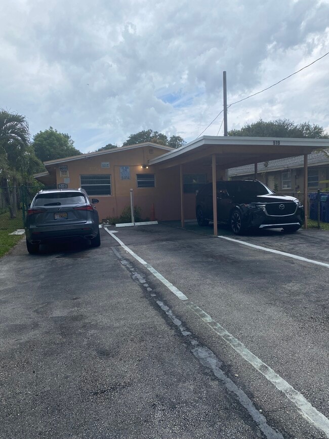 519 NW 21st Ter, Unit 1, Unit 1