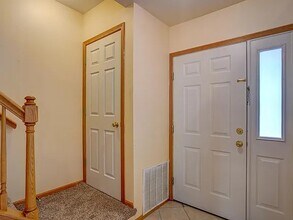 1807 Carns Dr in Madison, WI - Foto de edificio - Building Photo