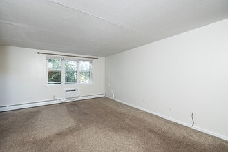 Westphal Apartments in West Hartford, CT - Building Photo - Interior Photo