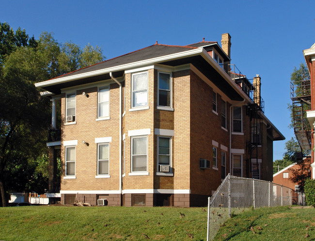 615 E 6th St in Newport, KY - Foto de edificio - Building Photo