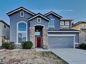 9420 Red Spruce Way in Elk Grove, CA - Building Photo